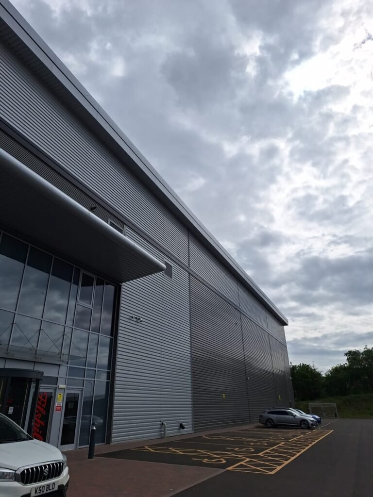 High level cleaning services in Glasgow for commercial buildings