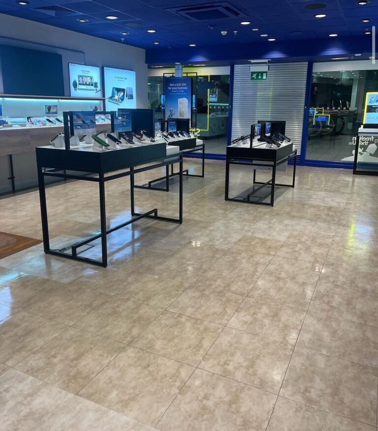 Exterior commercial building cleaning services