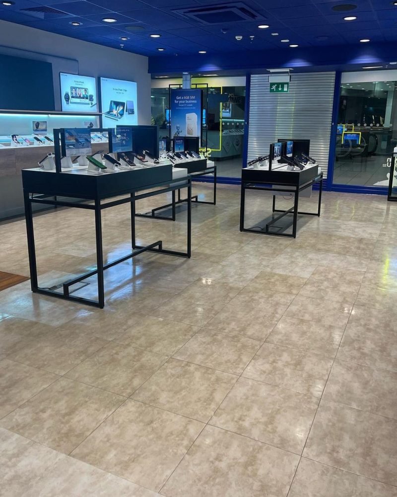 Exterior commercial building cleaning services